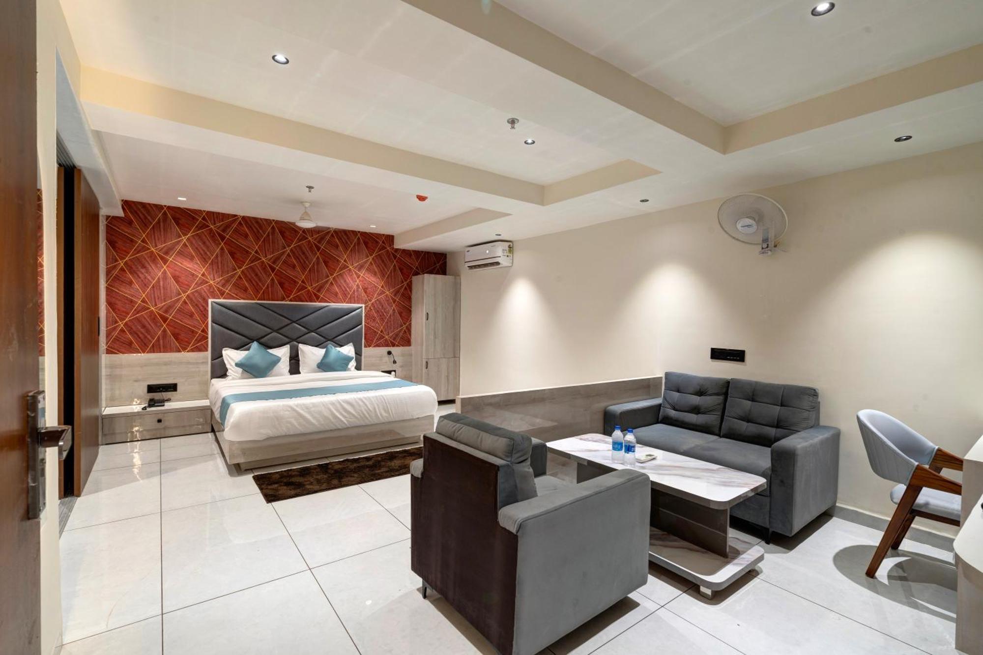 Hotel Shrimad Villa กันตินาการ์ ภายนอก รูปภาพ