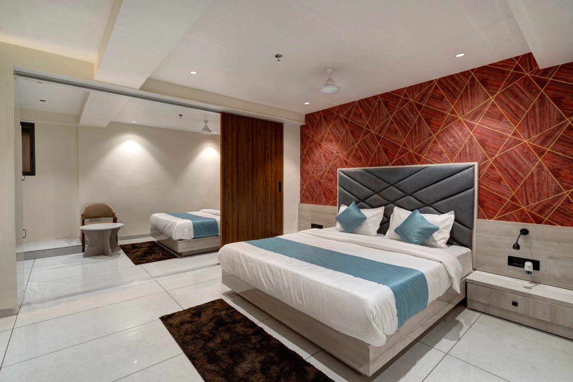 Hotel Shrimad Villa กันตินาการ์ ภายนอก รูปภาพ